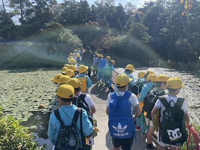 遠足　池JPG